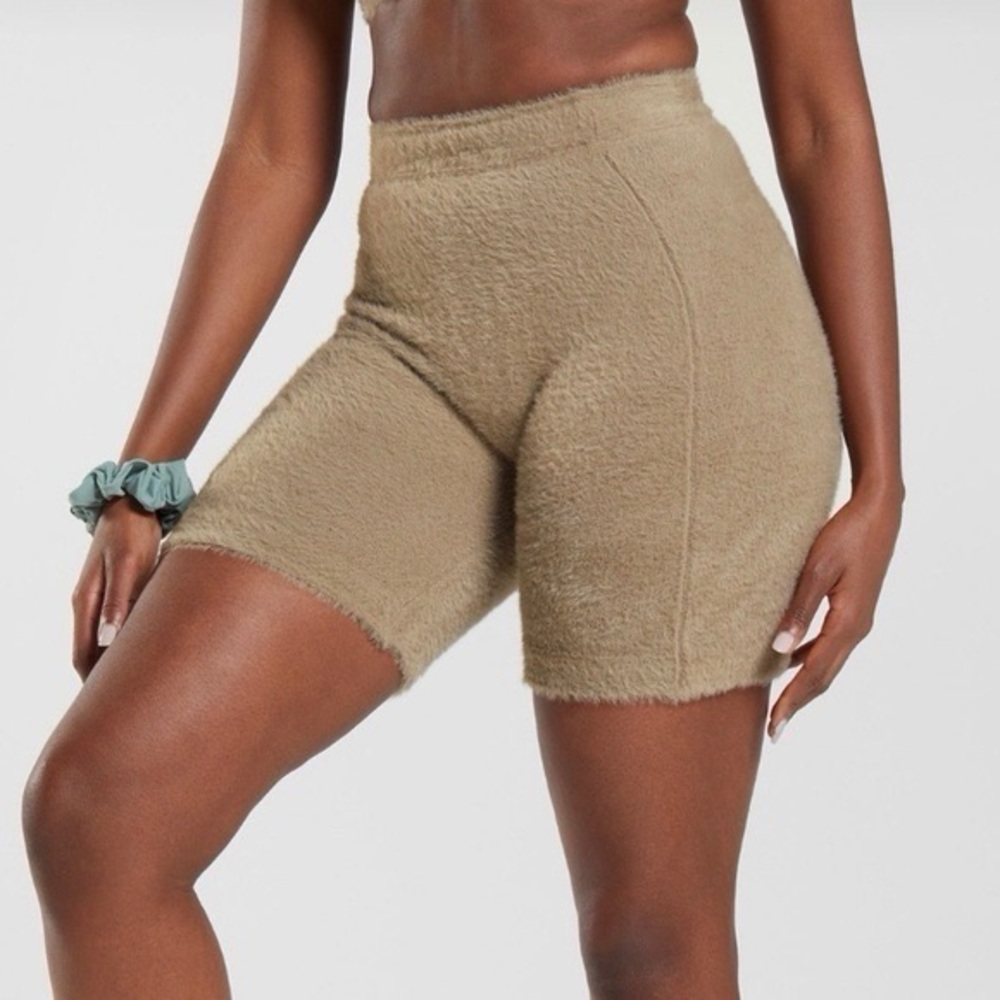 NWT GYMSHARK X WHITNEY SIMMONS: EYELIT FUZZY SHORTS - TAN/BROWN SMALL